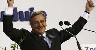 Komorowski wins Poland's presidential run-off